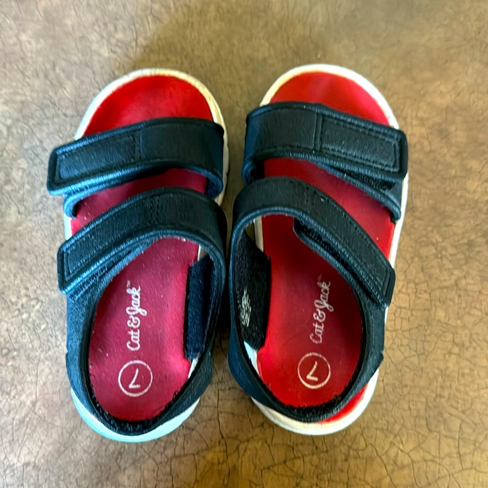 Cat & Jack kid's Velcro flip flops / sandals. Size 7